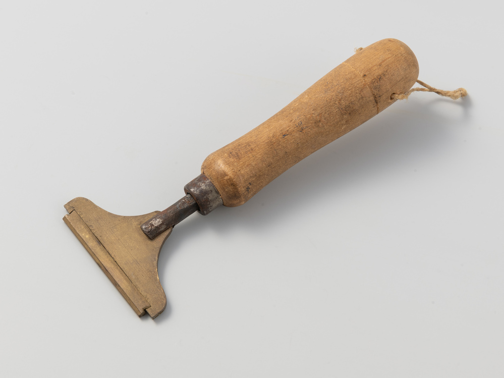 Gereedschap om ruggen van boeken te versieren