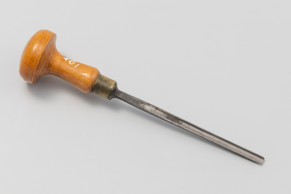 Guts om afbeeldingen in hout te gutsen