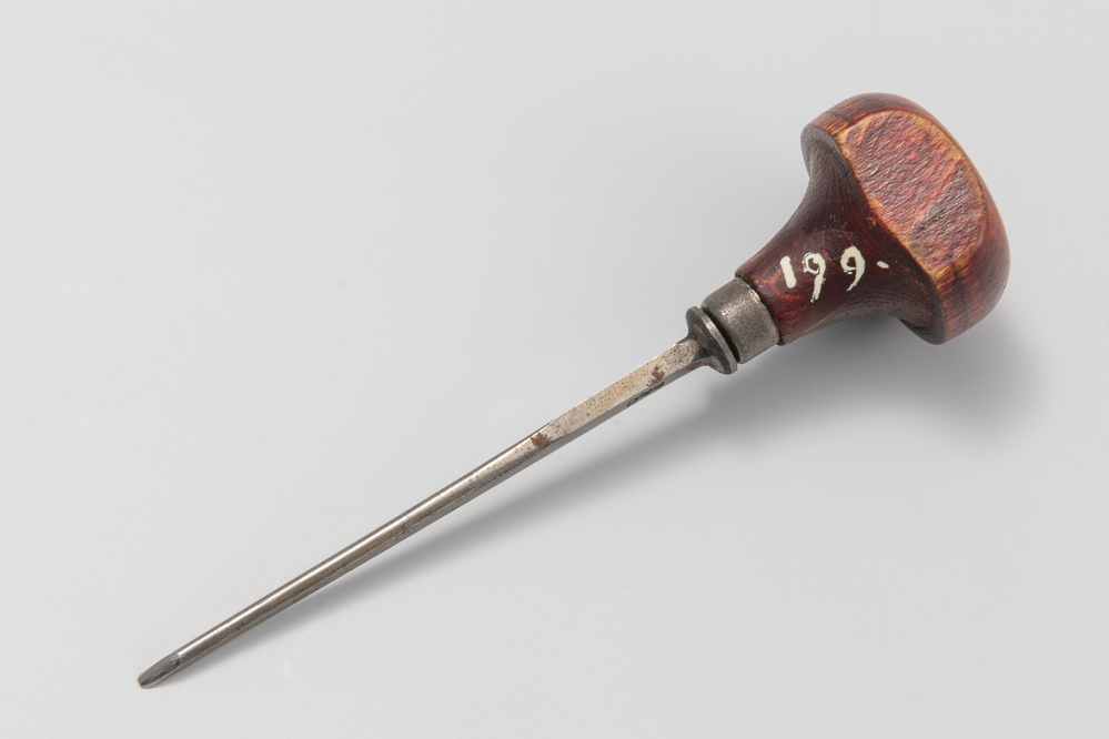 Guts om afbeeldingen in hout te gutsen