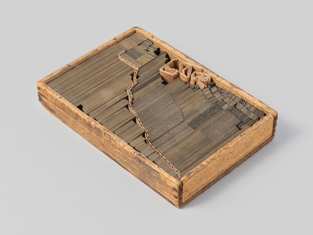 Houten doos met interlinies van verschillend formaat