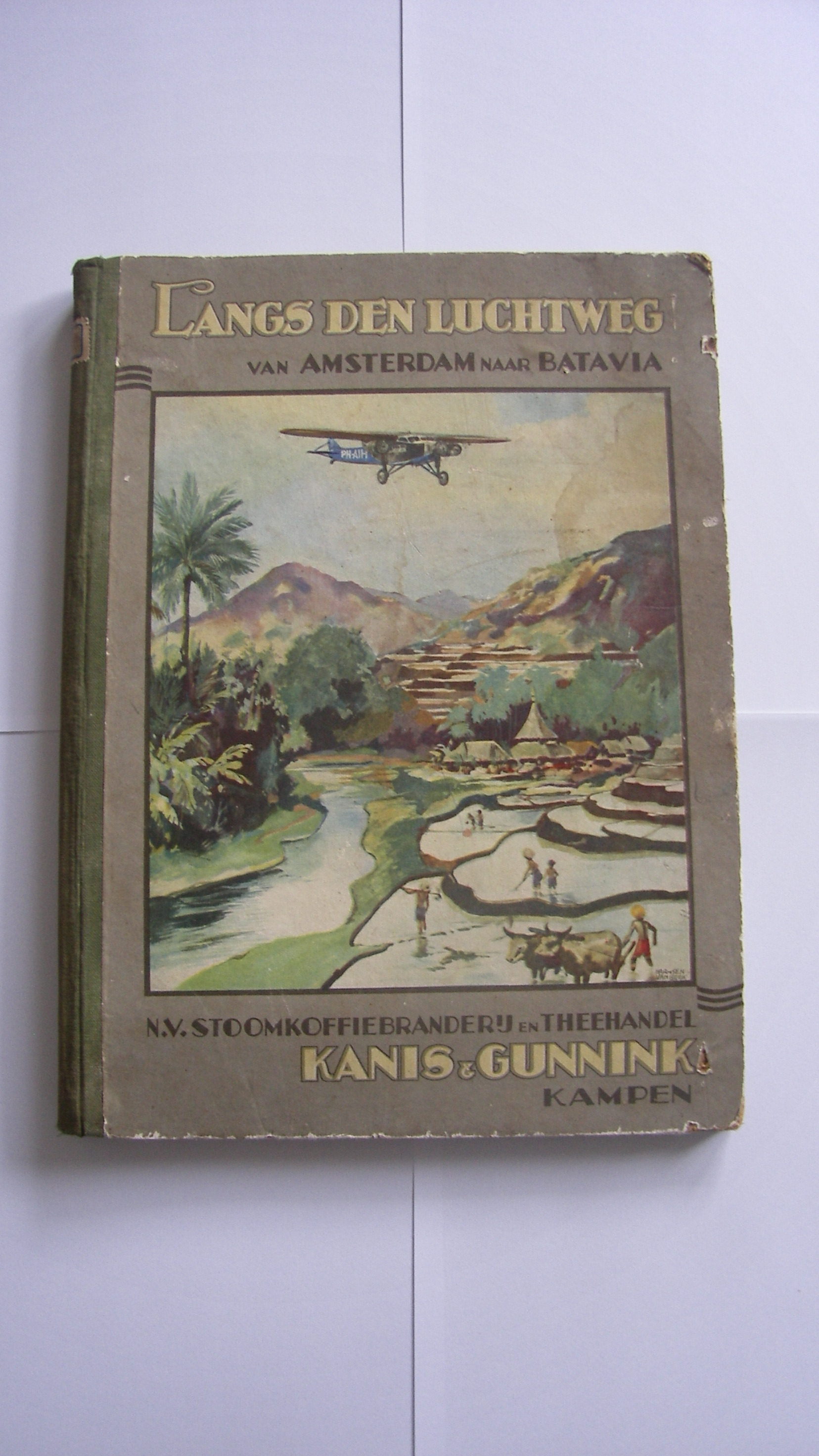 Plaatjesalbum Kanis & Gunnink 'Langs den Luchtweg', van Amsterdam naar Batavia