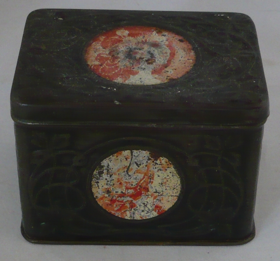 Theeblikje "Oud Zilver" van de Vennootschap Verwer- Krommenie