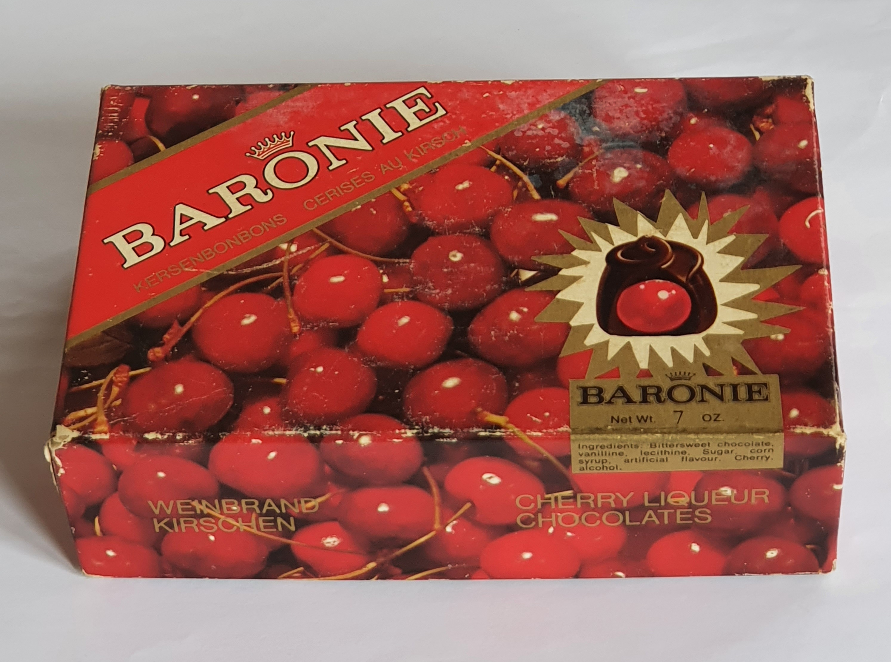 Baronie kersenbonbons in kartonverpakking.
