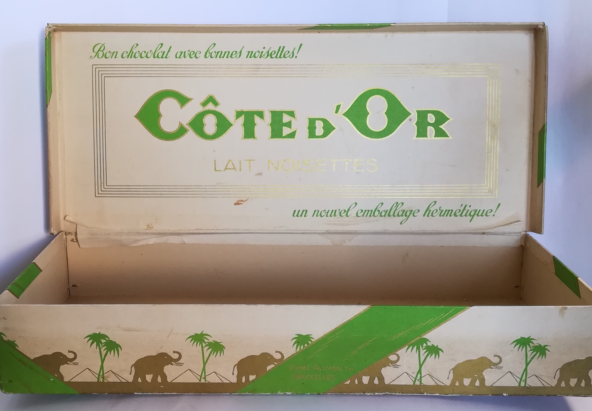 Toonbankverpakking Côte d'Or chocoladerepen Lait Noisettes