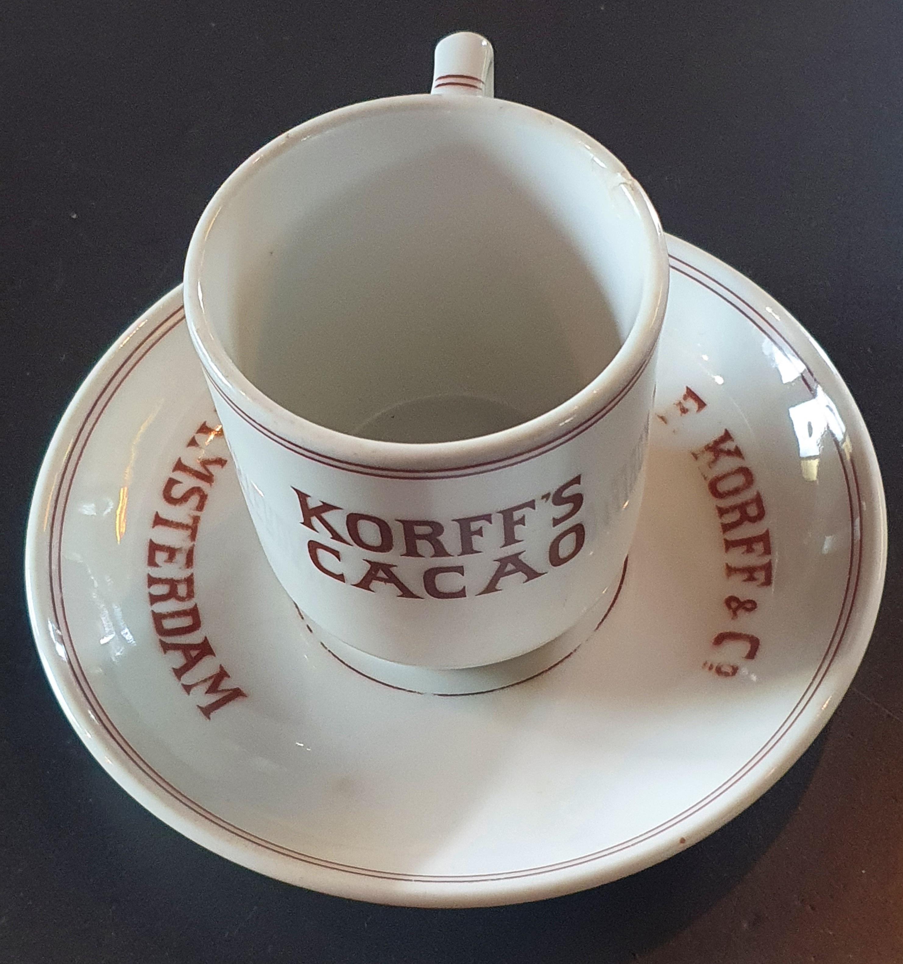 Korff's cacao kop en schotel.