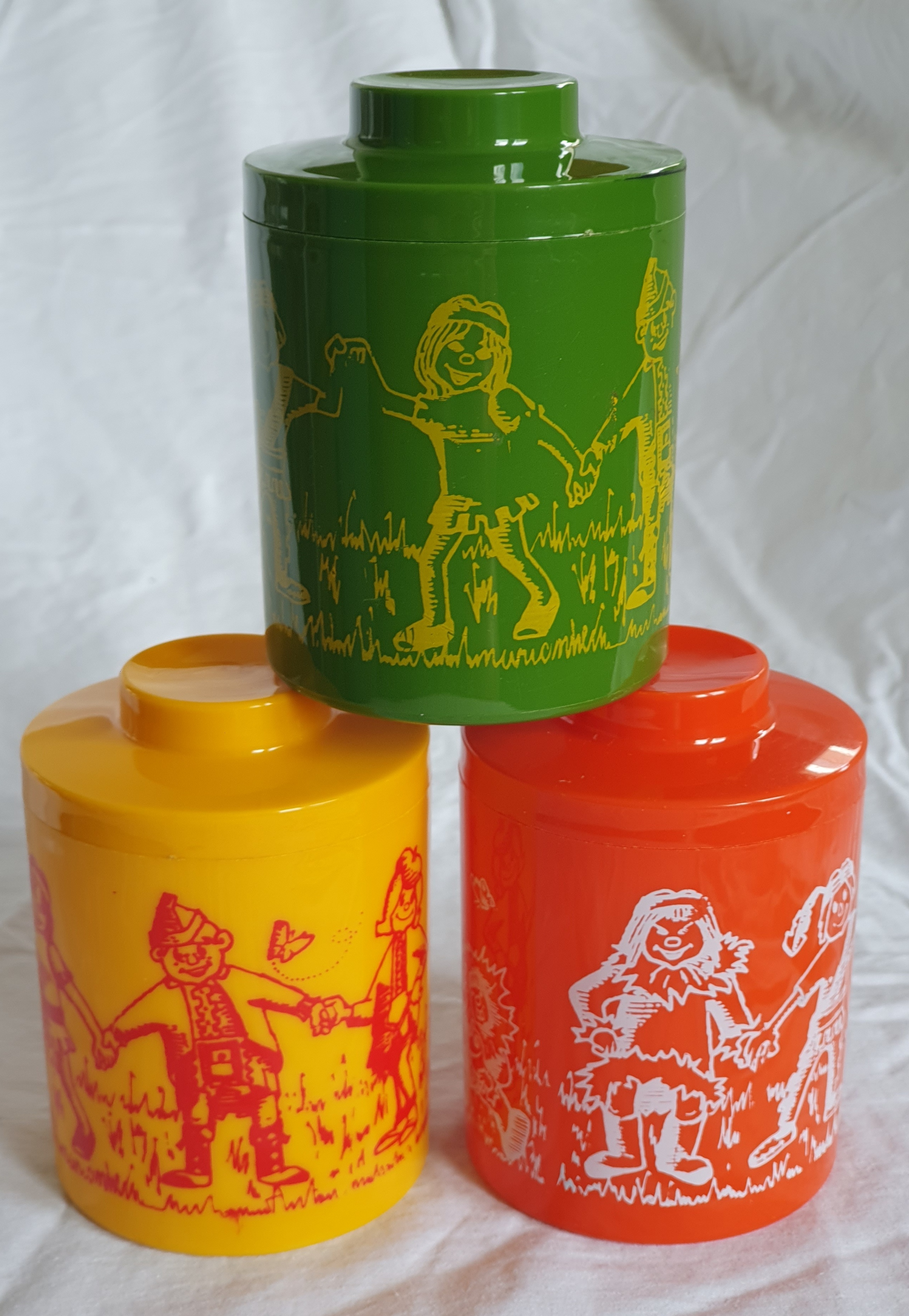 OMO kunststof potjes (3) .