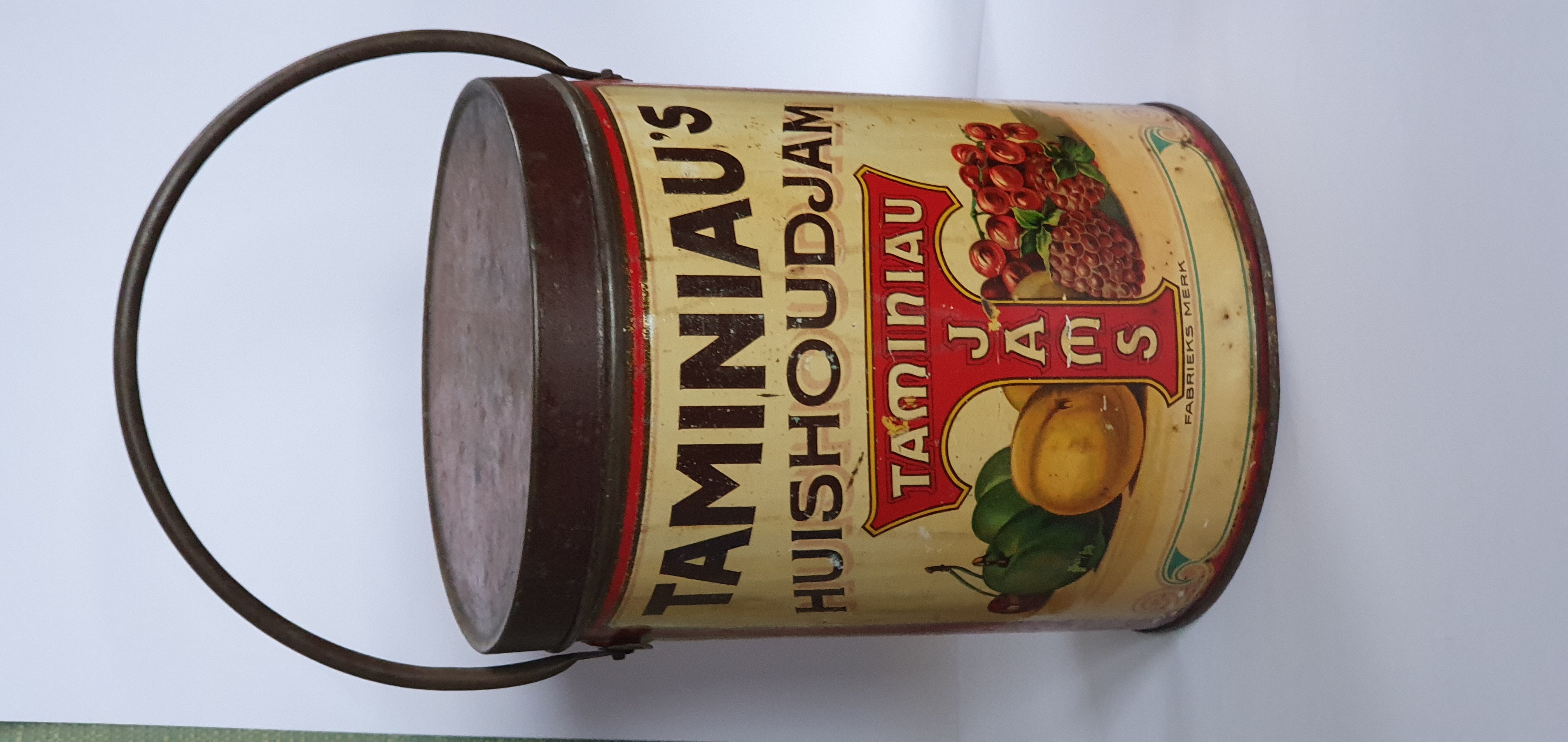 Taminiau's huishoudjam blik.