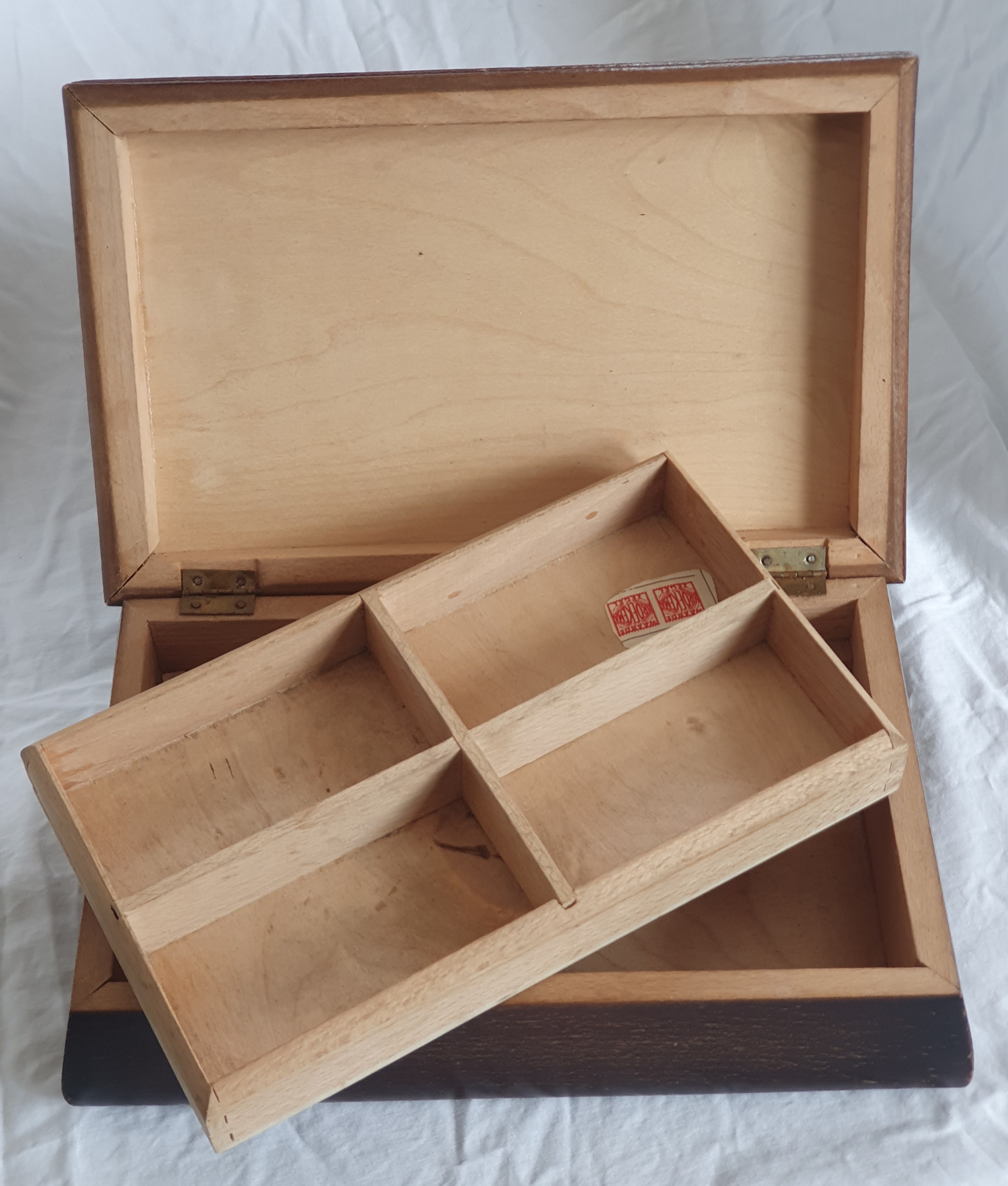 Broekema's houten naaidoos, jubileumgeschenk.