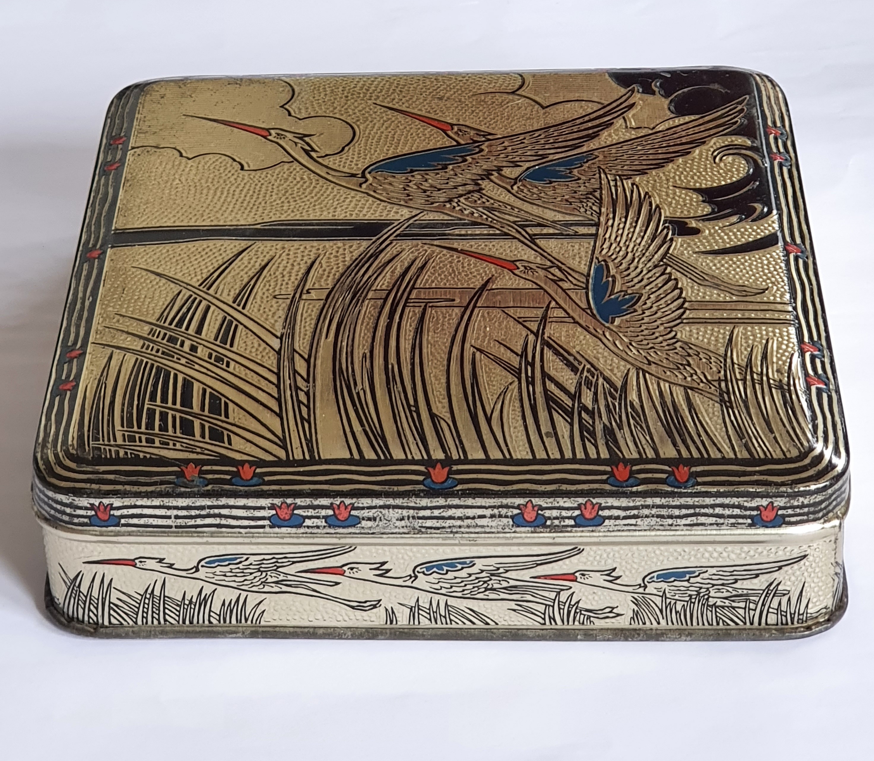 Decoratieve koek-of chocoladetrommel met 3 opvliegende vogels