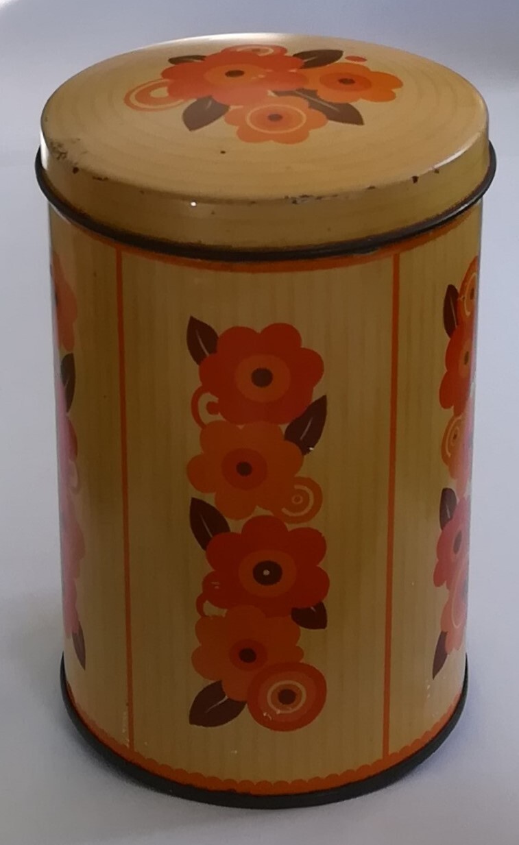 Verkade halfje Beschuit, oranje bloem