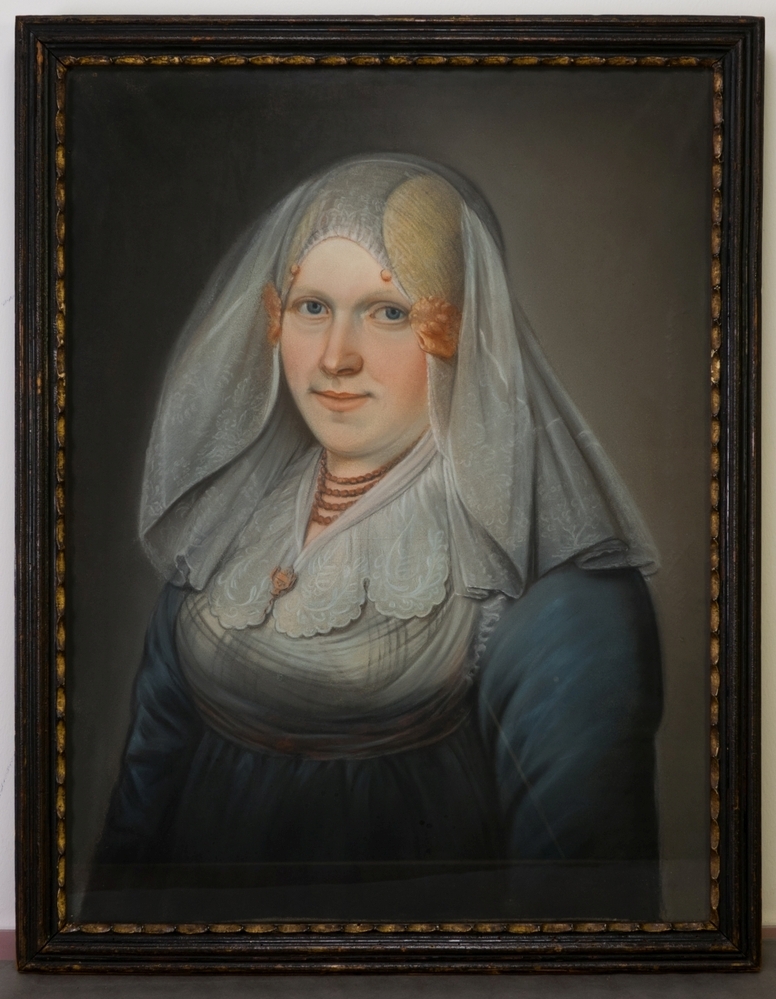 Portret van Jantje Bartels van Leggelo (1802-1862) 
Portret, borsstuk , van een jonge vrouw van voren gezien, licht naar links gewend.