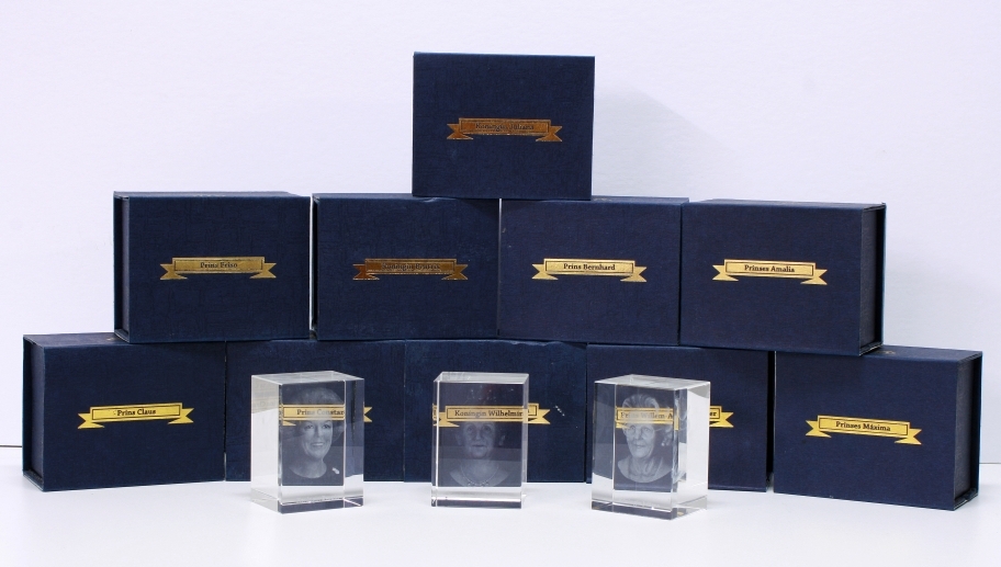 presse papier met holografische voorstelling