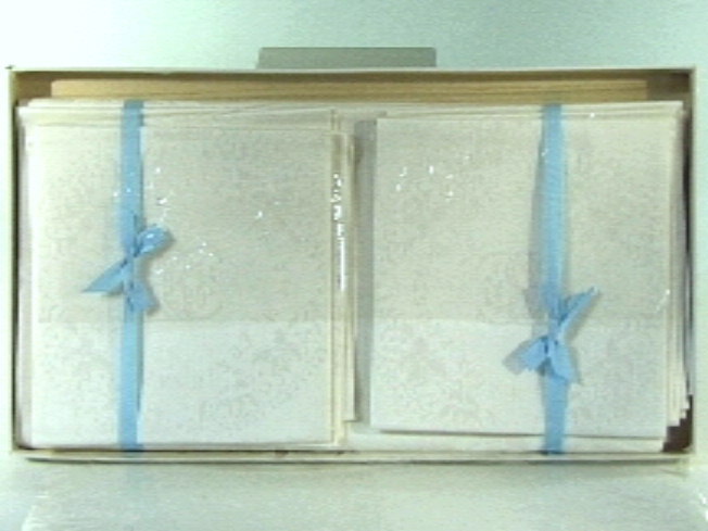 Tafellaken met zes servetten, vervaardigd ter gelegenheid van het huwelijk van Beatrix en Claus.