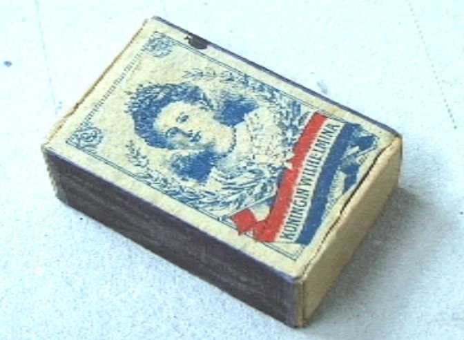 Lucifersdoosje met busteportret van koningin Wilhelmina.