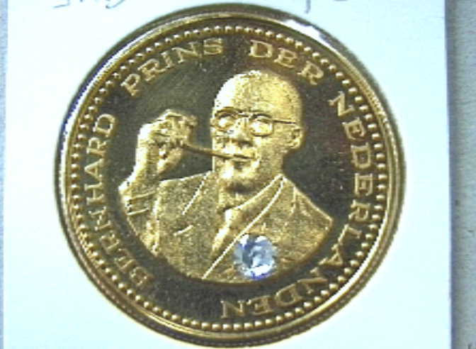 Penning met portret prins Bernhard, verso Paleis Soestdijk.