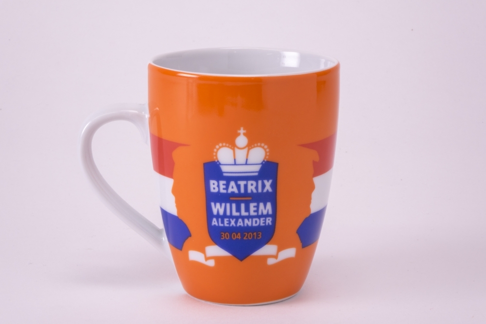 Beker ter herinnering aan de inhuldiging van Willem-Alexander.