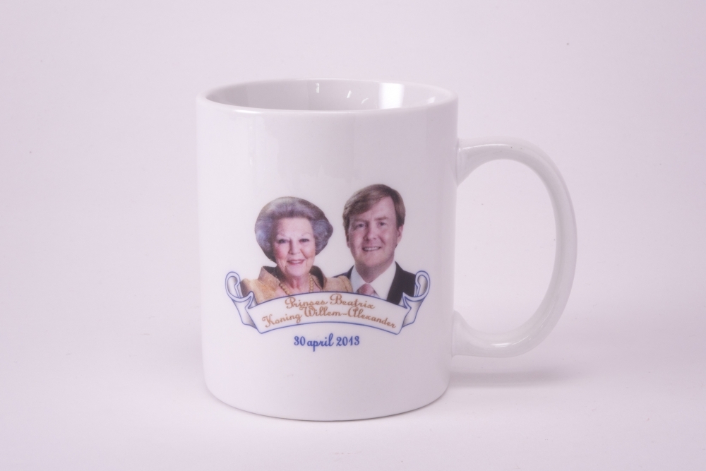 Beker ter herinnering aan de inhuldiging van Willem-Alexander.