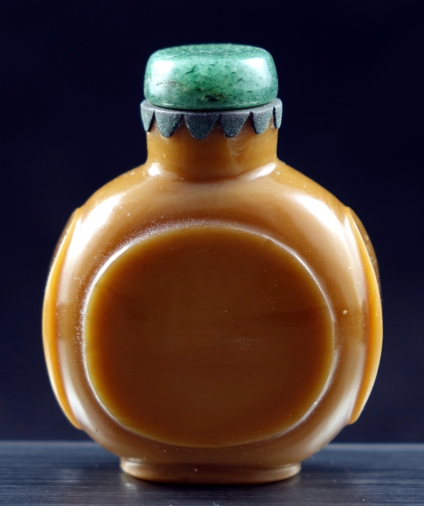 Snuff-bottle