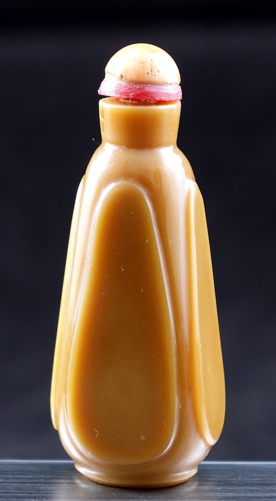 Snuff-bottle