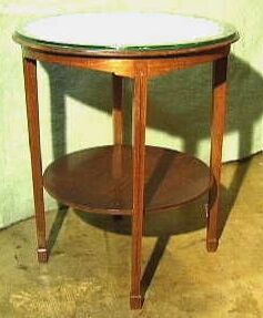 Bijzettafeltje met onderblad (A.W.