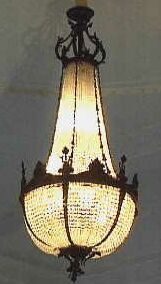 Grote kristallen kroonluchter.