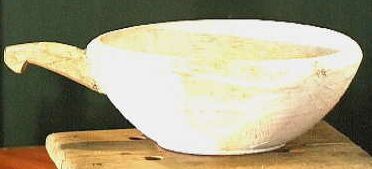 Ongelakte houten nap.