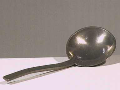 Tinnen lepel.