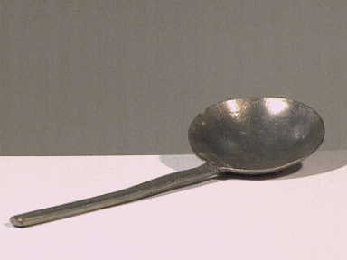 Tinnen lepel.