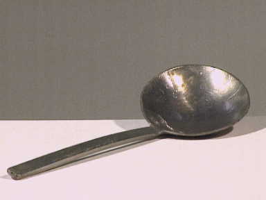 Tinnen lepel.