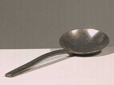 Tinnen lepel.
