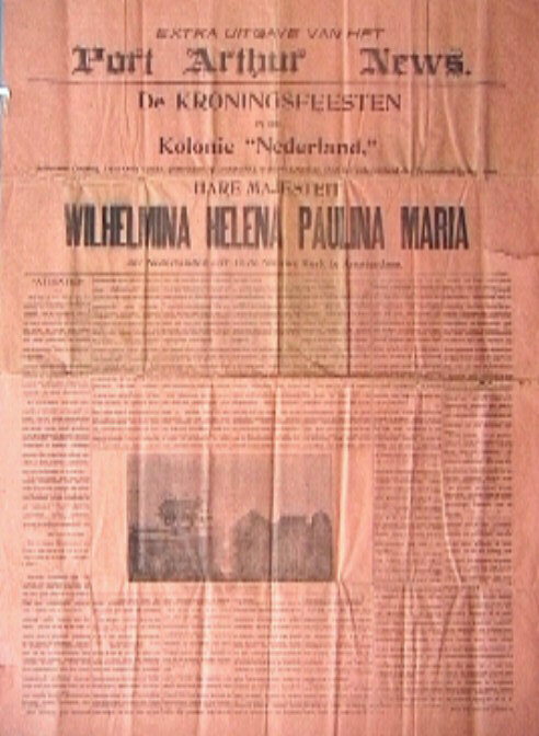 Feestnummer Port Arthur News, op oranje papier , ter gelegenheid van de inhuldiging van koningin Wilhelmina.