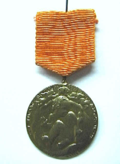 Penning t.g.v. geboorte prinses Beatrix, met zittende baby, kroon, randschrift.