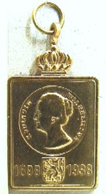 Rechthoekige penning t.g.v. 40-jarig regeringsjubileum koningin Wilhelmina