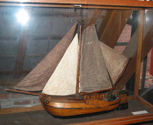 Model van een Lemster aak LE.9.