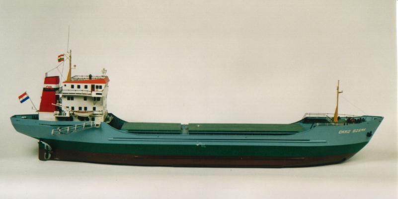 Model van de kustvaarder 'Okko Bosma', vervaardigd door C. Oliemans, eind 20e eeuw