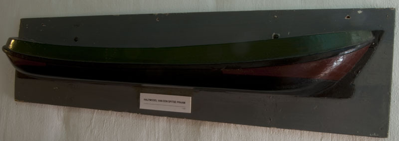 Halfmodel spitse praam