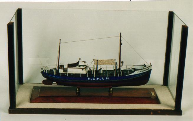 Scheepsmodel van de reddingsboot "Insulinde", N.Z.H.R.M, 1927