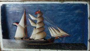 Waterlijnmodel of 'scheepje in de kast' van schoenerbrik "Succes"