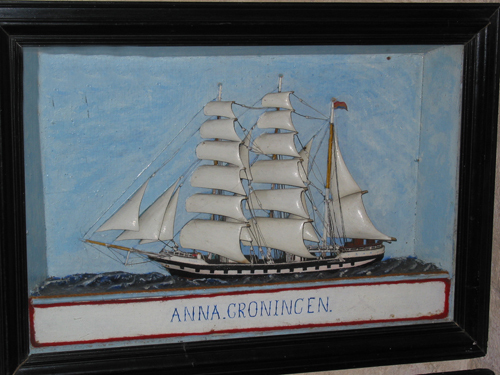 Panoramamodel in kastje van de volgetuigde driemastbark "Anna" uit Groningen