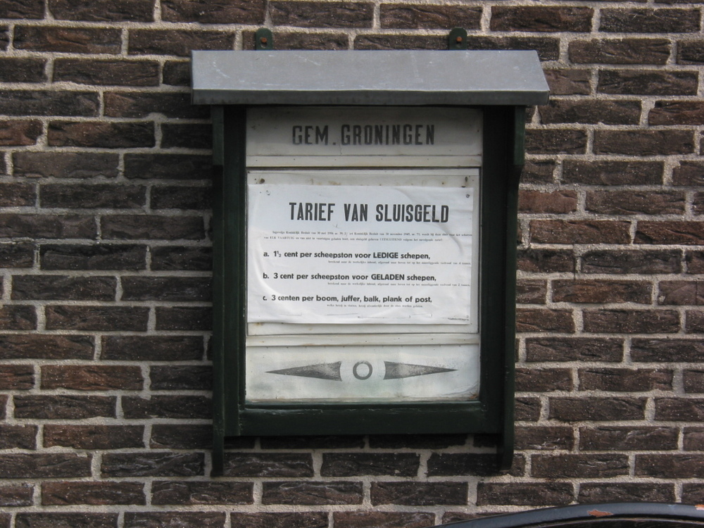 Publicatiekast van de sluis te Stadskanaal