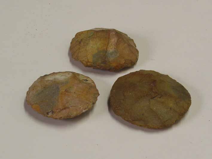 3 Vuursteentjes voor het ontbranden van het kanonlont.