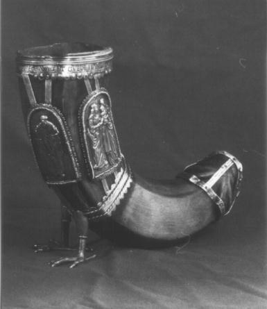 Replica van een drinkhoorn van het Rijnschippersgilde van Kampen.