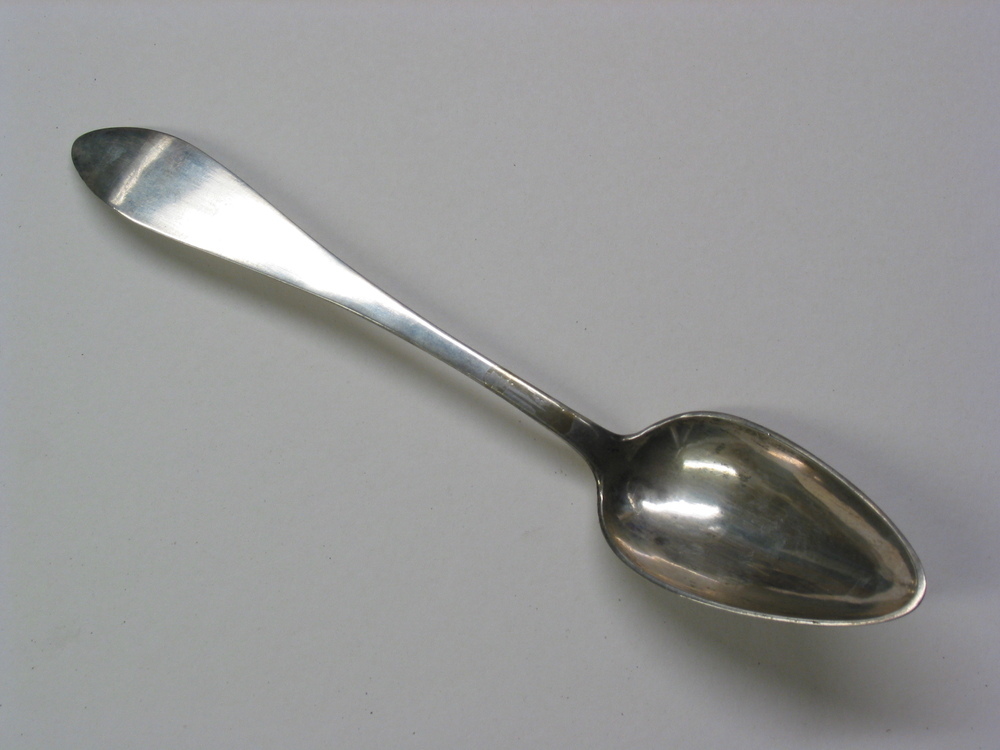 Oostzeelepel, "C.L. Bietau cargadoor in Danzig", geschonken in 1850 aan Derk Harms Botje voor het verladen van een lading rogge.