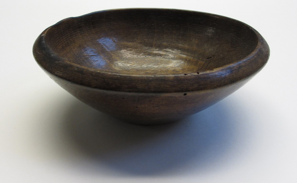 Houten nap uit de nalatenschap van kapitein H.J. Ketelaar