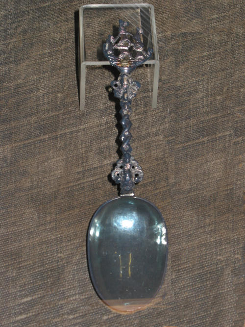 Zilveren lepel uit Bremen, 1750, met later opschrift: "Present van P. van Arum aan schipper Beernd G. Klatter, 1787.