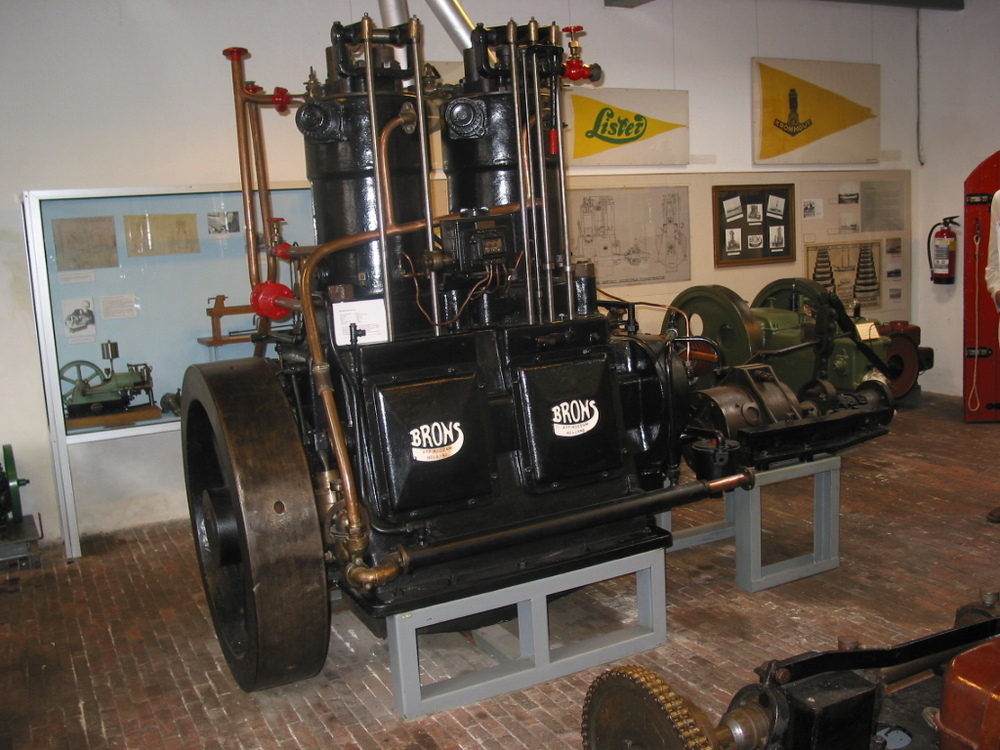Tweecylinder Bronsmotor type 2 D XXV