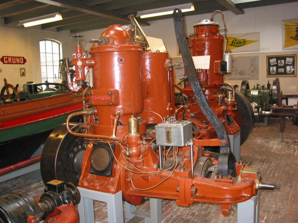 Kromhout gloeikopmotor I afkomstig uit motorschip "Eersteling"uit Groningen
