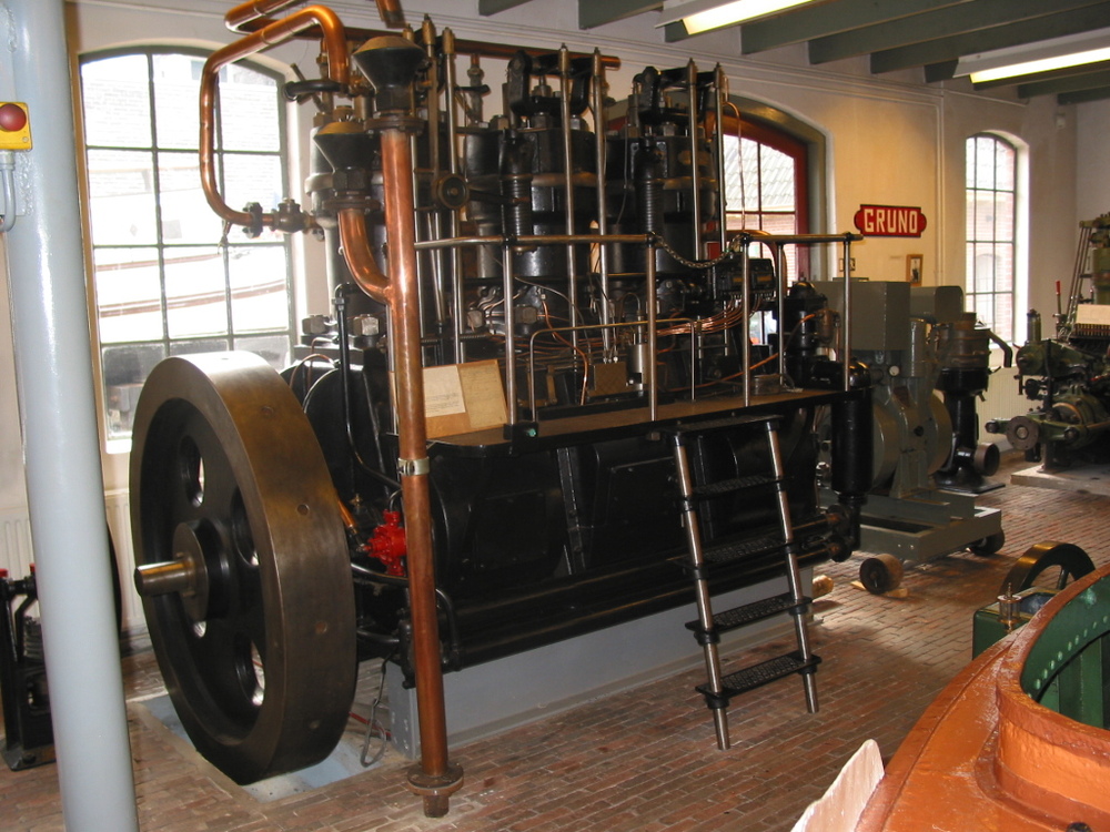 Driecylinder Bronsmotor type 3 CL 35