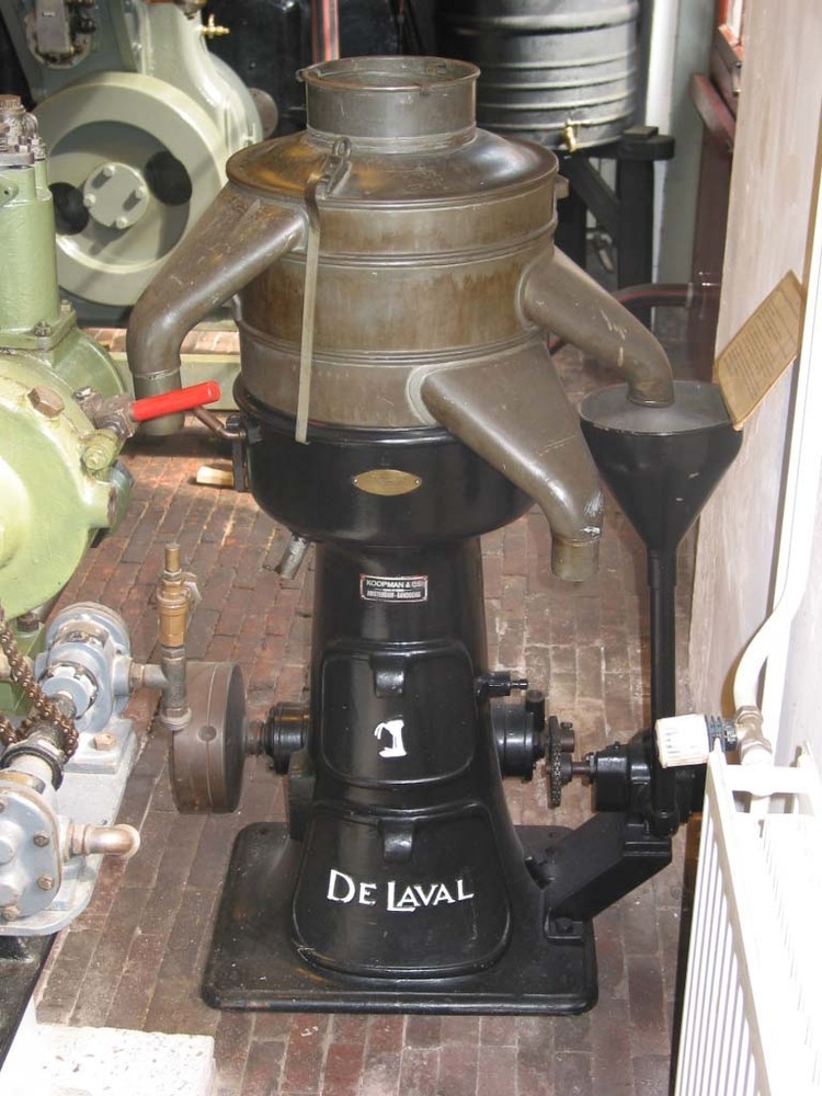 Centrifugaal separator, gebruikt voor het zuiveren van zowel smeerolie als brandstofolie