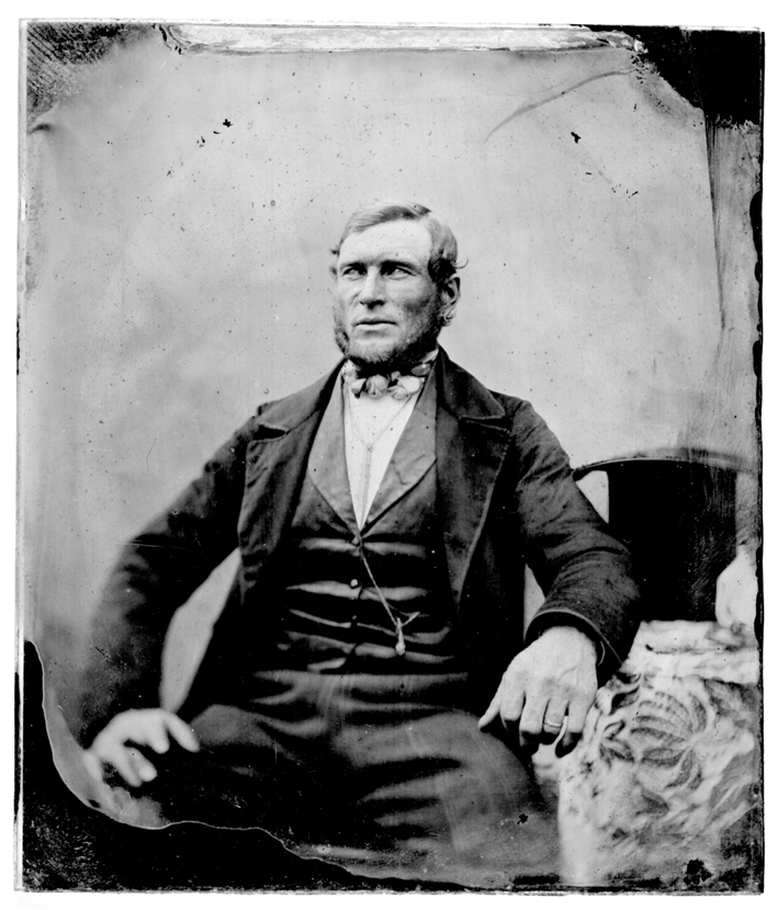 Portret van Harm Roelfs van Laten, kapitein van de galjoot Sophia, ambrotypie ca 1867.